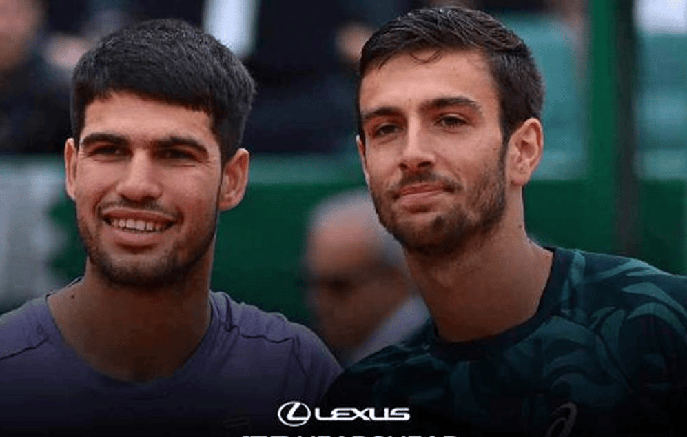 斯与鹈鹕完 斯与鹈鹕完