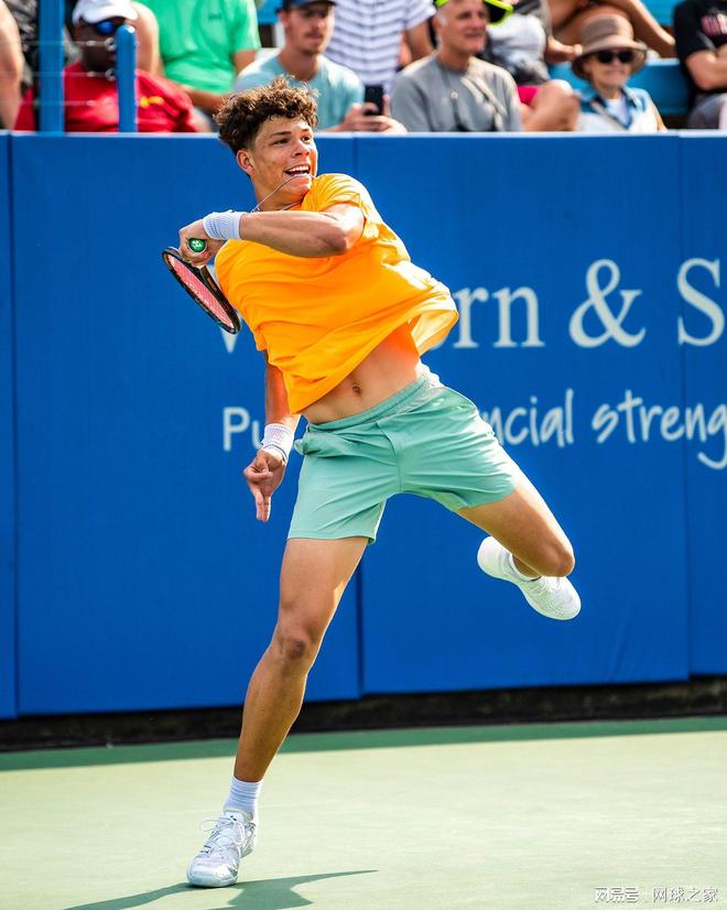 到了继续坚 到了继续坚