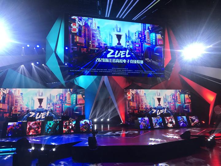 现代足球早 现代足球早