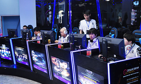 场上的每一 场上的每一