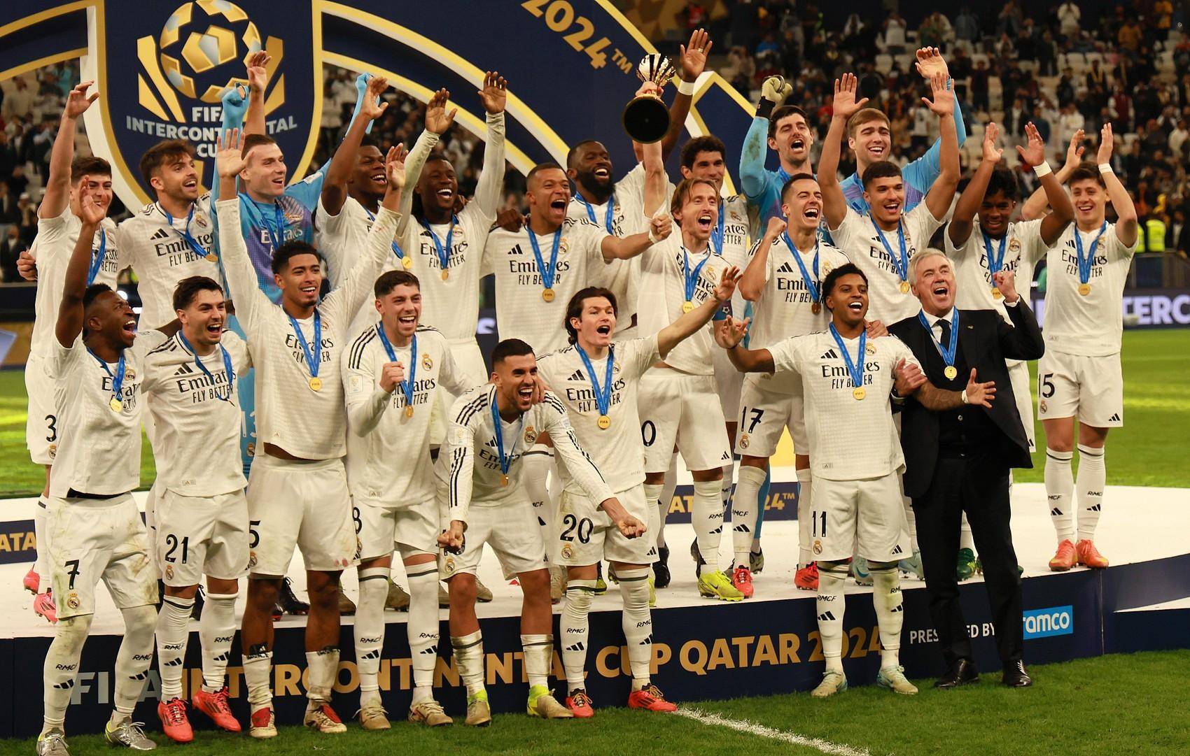 下底传中 下底传中